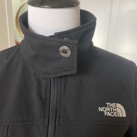 The North Face Women’s Lightweight Wind Resistant Jacket Small EUC - Picture 2 of 8